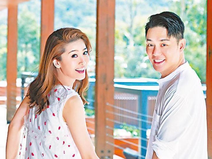 Niki昨日在Ig公佈喜訊,宣佈已與內地演員傅浤鳴結婚,並表示一切都是最好的安排。互聯網圖片有傳Niki在14年與傅浤鳴拍內地劇《卧底》時已經撻着。劇照傅浤鳴與前妻程愫育有一子,是圈中模範家庭,可惜去年宣佈離婚。互聯網圖片傅浤鳴去年3月離婚,6月即被拍到與Niki返回女方香閨。《壹週刊》圖片已為兩子之母的周汶錡,希望妹妹Niki可以早日生B。互聯網圖片蔡卓妍(右)笑說自己搞錯時間,去不到Niki婚禮。互聯網圖片 Niki昨日在Ig公佈喜訊,宣佈已與內地演員傅浤鳴結婚,並表示一切都是最好的安排。互聯網圖片有傳Niki在14年與傅浤鳴拍內地劇《卧底》時已經撻着。劇照傅浤鳴與前妻程愫育有一子,是圈中模範家庭,可惜去年宣佈離婚。互聯網圖片傅浤鳴去年3月離婚,6月即被拍到與Niki返回女方香閨。《壹週刊》圖片已為兩子之母的周汶錡,希望妹妹Niki可以早日生B。互聯網圖片蔡卓妍(右)笑說自己搞錯時間,去不到Niki婚禮。互聯網圖片