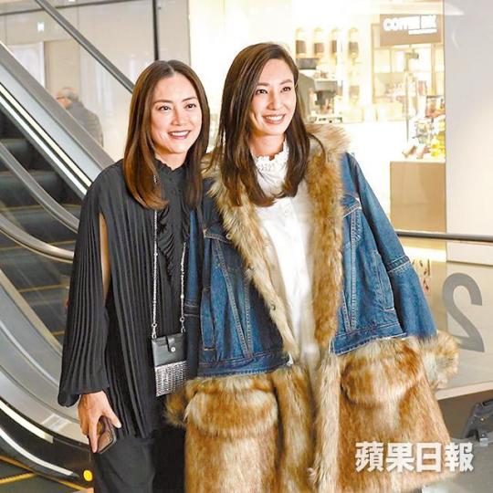 Mani(左)與Yumiko賀阿嬌出嫁。 Mani(左)與Yumiko賀阿嬌出嫁。