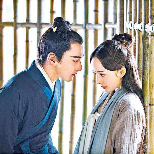 劉愷威去年斥6,000萬購入西貢傲龍兩單位,其中一戶送予劉丹作父親節禮物。
劉愷威去年斥6,000萬購入西貢傲龍兩單位,其中一戶送予劉丹作父親節禮物。