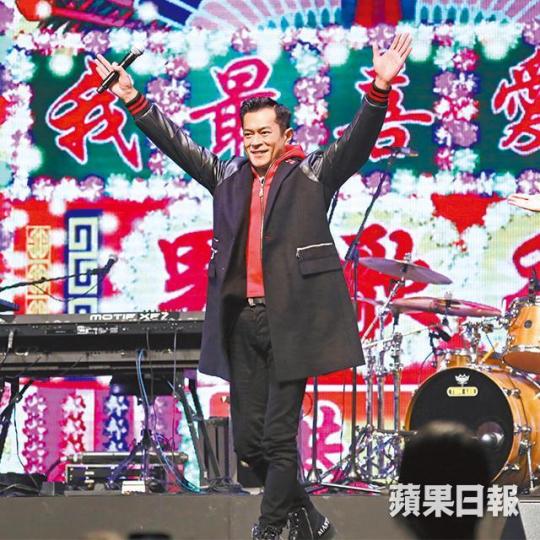 古仔前晚獲頒我最喜愛的男歌手，成為香港首個稱霸歌影視的藝人，他上台領獎時高舉雙手，相當興奮。古仔在99年與宣萱首度成為視帝視后。資料圖片01年，古仔憑《尋秦記》再度成為視帝。資料圖片古仔去年憑《殺破狼．貪狼》登金像影帝寶座。資料圖片祖兒等了二十年，首度獲得至尊歌曲，成就《叱咤》大滿貫。謝安琪（中）、李幸倪（右）及江海迦獲得今屆女歌手金銀銅獎。