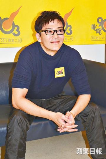 東東正跟健身教練練體能，反而對練大隻不感興趣。