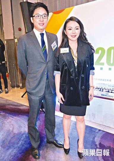昨日以大使身份現身的JW表示，是專程來為霍啟山撐場。