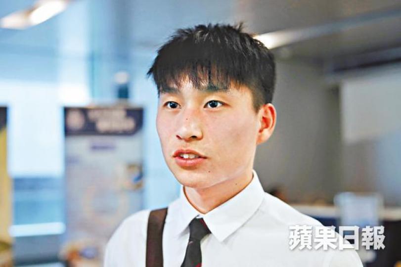 【投考者心聲】湯先生︰「如果第時有機會被選中入警隊,都想將溝通嘅重要性帶畀其他人。」【投考者心聲】易小姐︰「曾參加警隊學長計劃,想繼續做警察,同埋屋企人都係做警察。」 【投考者心聲】湯先生︰「如果第時有機會被選中入警隊,都想將溝通嘅重要性帶畀其他人。」【投考者心聲】易小姐︰「曾參加警隊學長計劃,想繼續做警察,同埋屋企人都係做警察。」