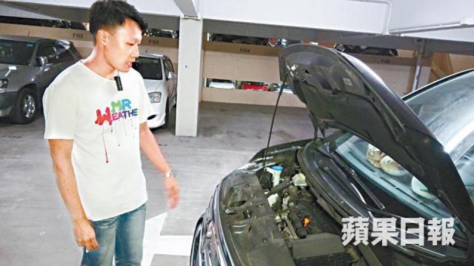 鄺先生因為車輛引擎故障,意外揭發「撥錶」事件。姜偉康攝驗車時顯示行車里數為60,937公里。涉事「車之城」承認事件,但聲稱公司亦是受害者。 鄺先生因為車輛引擎故障,意外揭發「撥錶」事件。姜偉康攝驗車時顯示行車里數為60,937公里。涉事「車之城」承認事件,但聲稱公司亦是受害者。