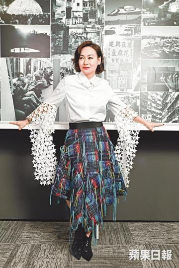 惠英雄入行逾40年，現在追求每日開工都要似打仗，可以藉此提升自己。首次拍劇的葉念琛謂找惠英紅拍劇，只是約對方食飯傾了半個鐘。