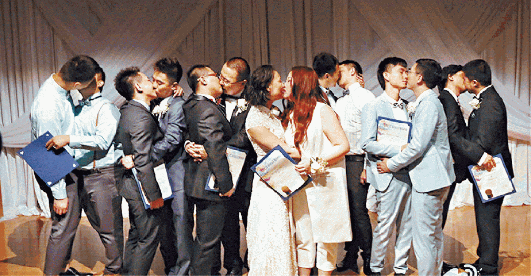 2015年,Blued與淘寶合作,贊助多對同志情侶往美國結婚。 2015年,Blued與淘寶合作,贊助多對同志情侶往美國結婚。