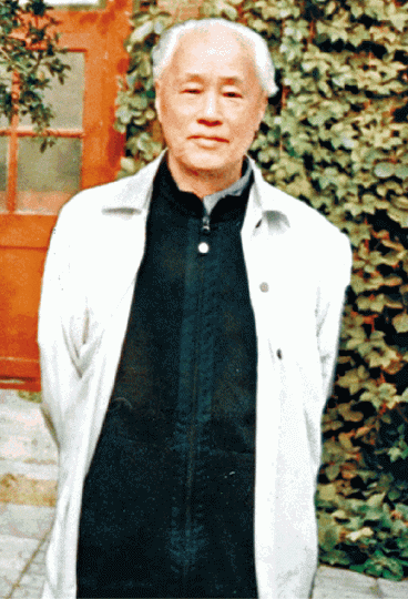 趙紫陽停刊雜誌《炎黃春秋》原執行主編吳偉到趙紫陽故居致意。　高瑜Twitter國家新聞出版署前署長杜導正昨在趙宅題字。　高瑜Twitter