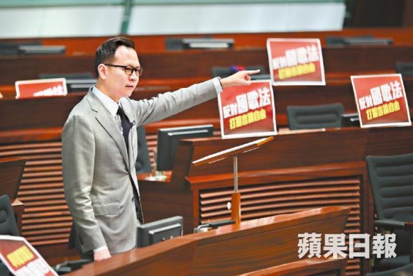 郭榮鏗促鄭若驊就不告梁振英一事尋求獨立法律意見。鄭若驊重申就刑事案件尋求獨立法律意見非慣常做法。何柏佳攝 郭榮鏗促鄭若驊就不告梁振英一事尋求獨立法律意見。鄭若驊重申就刑事案件尋求獨立法律意見非慣常做法。何柏佳攝