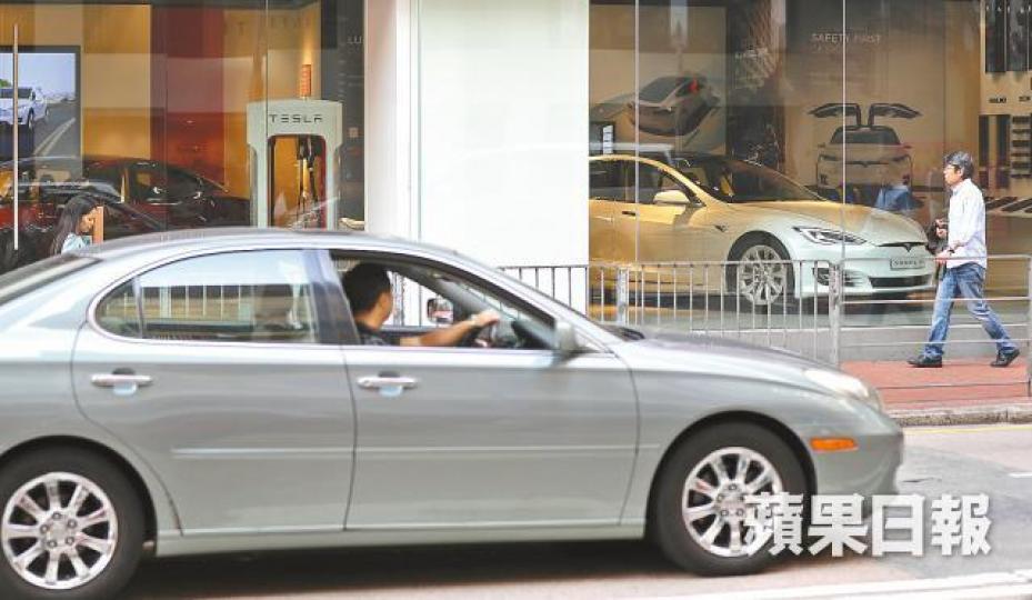 Tesla擬推一條龍服務,協助車主預約劏舊車。資料圖片 Tesla擬推一條龍服務,協助車主預約劏舊車。資料圖片
