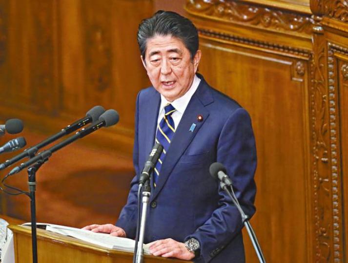 安倍晉三到國會發表施政演說。美聯社 安倍晉三到國會發表施政演說。美聯社