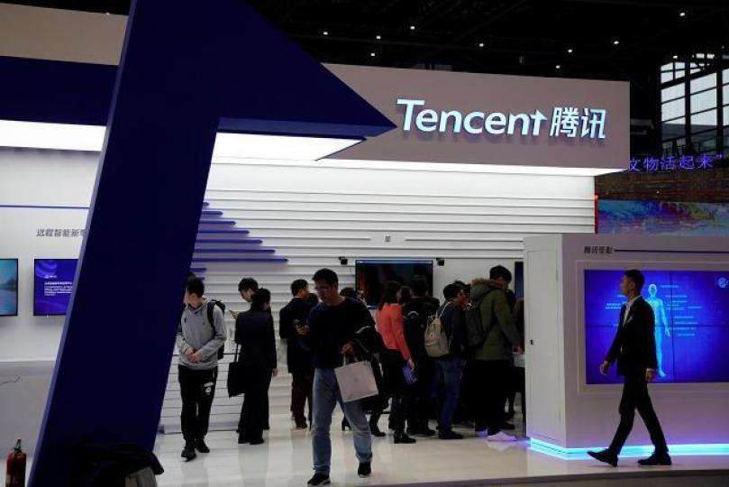 騰訊股價由低位反彈約100元。 騰訊股價由低位反彈約100元。