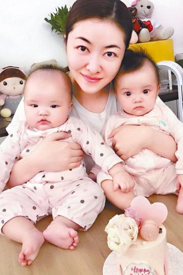 熊黛林近日忙於為孖女撲學前班。互聯網圖片