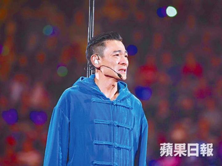 劉德華去年宣佈腰斬演唱會時，一度流下男兒淚。資料圖片