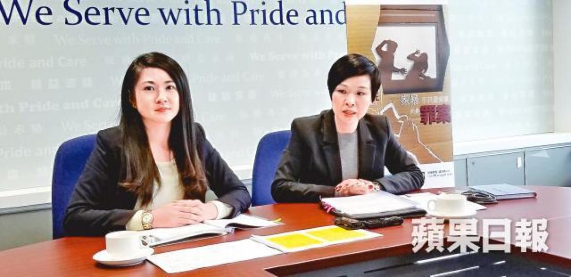 高級督察譚亦媛(左)指去年侵害兒童人身罪行比前年上升18.4%;旁為警司吳翠婷。 高級督察譚亦媛(左)指去年侵害兒童人身罪行比前年上升18.4%;旁為警司吳翠婷。