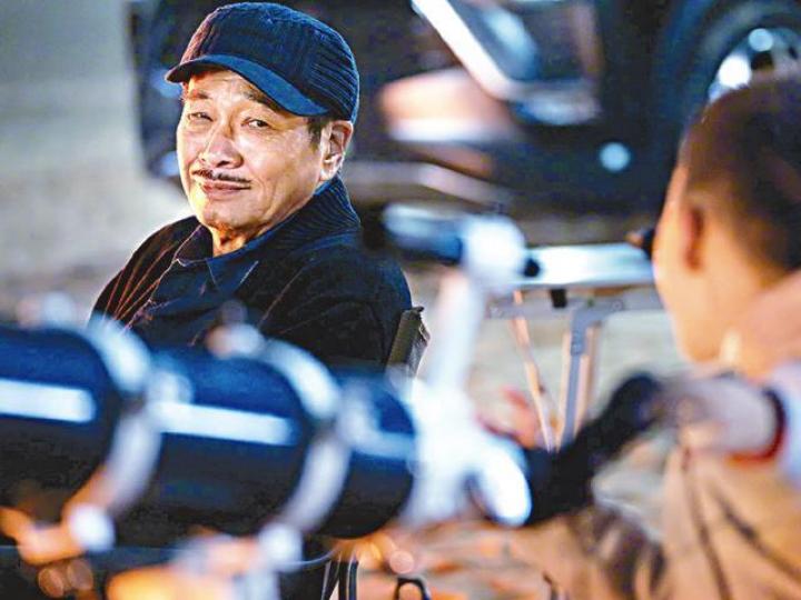吳孟達主演的《流浪地球》撼贏《新喜劇之王》。微博圖片《新喜劇之王》