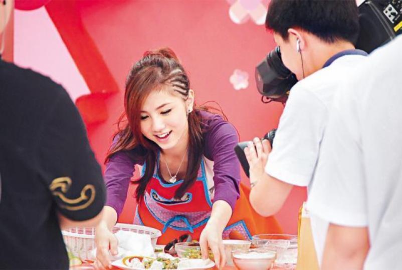 G.E.M.糞味魚蛋