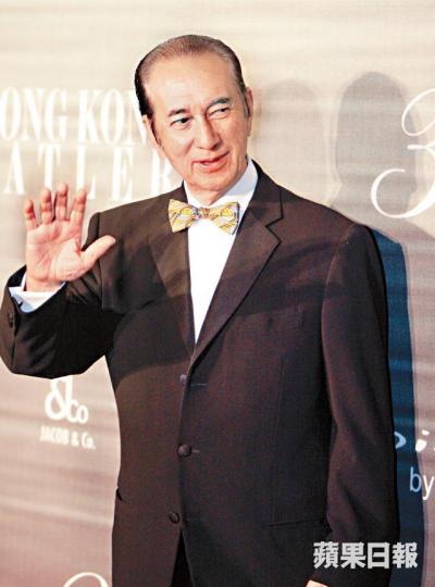何鴻燊昨突然傳出賭王病情轉差,四房輪流到養和探望,多家傳媒在醫院外守候。王心義攝 何鴻燊昨突然傳出賭王病情轉差,四房輪流到養和探望,多家傳媒在醫院外守候。王心義攝