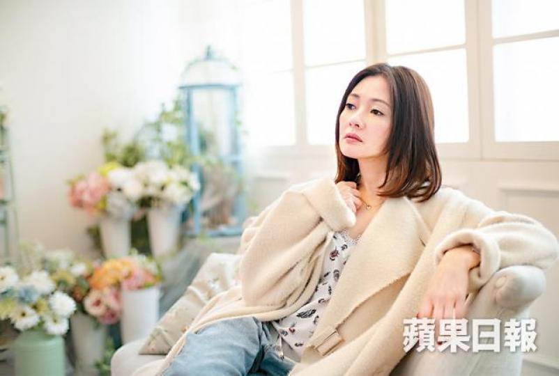 50歲後再經歷失戀的珍妹，食過兩年情緒藥，重新振作後，才看清昔日的一塌糊塗。《壹週刊》圖片潘源良去年9月在加拿大閃娶Rita，令珍妹頓悟。資料圖片珍妹與潘源良愛恨糾纏30年，2016年終於緣盡。資料圖片珍妹與許愿（小圖）1996年結婚，翌年誕下女兒許倚榕，可惜在2000年離婚收場。資料圖片珍妹年輕時身形弗爆，是不少男士心中的女神。資料圖片走過崎嶇情路，珍妹仍然相信真愛，對將來充滿希望。《壹週刊》圖片