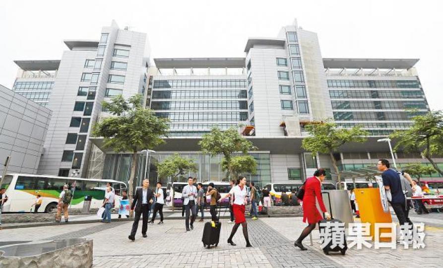國泰昨日向員工發出電郵,宣佈決定關閉駐多倫多機艙服務員基地。 資料圖片 國泰昨日向員工發出電郵,宣佈決定關閉駐多倫多機艙服務員基地。 資料圖片