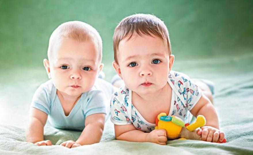 根據奧爾班的催生政策,初婚婦女生下兩名孩子後可獲約9.3萬港元資助。 根據奧爾班的催生政策,初婚婦女生下兩名孩子後可獲約9.3萬港元資助。