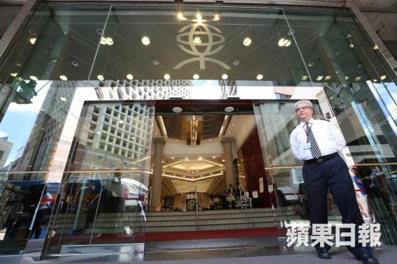東亞今年或派特別息。 東亞今年或派特別息。