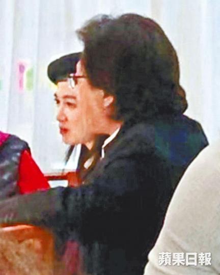 陳少霞當日胃口幾好。讀者提供圖片陳少霞同老公李文輝非常尊重長輩，細心聆聽佢哋講話。讀者提供圖片陳少霞同李文輝16年結婚，依家等小朋友6月出世。資料圖片