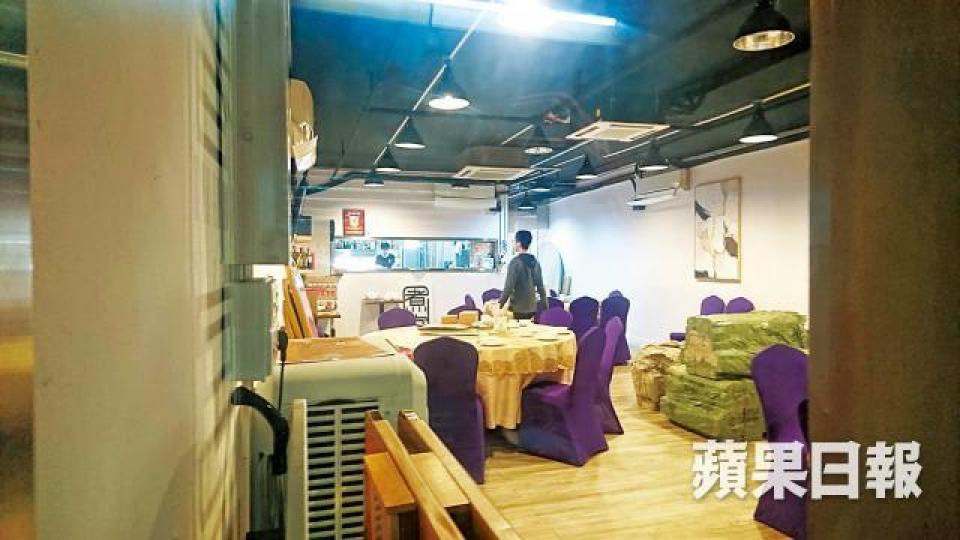 駱駝漆大廈內部份食肆為食物製造廠,卻設桌椅違規供客人堂食。 駱駝漆大廈內部份食肆為食物製造廠,卻設桌椅違規供客人堂食。