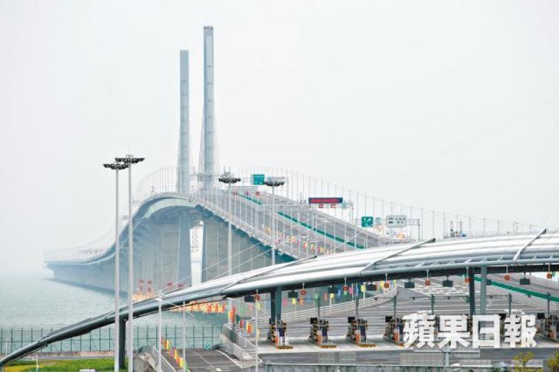路政署去年花230萬元,聘運基查港珠澳橋工程RISC表格缺失事件。資料圖片 路政署去年花230萬元,聘運基查港珠澳橋工程RISC表格缺失事件。資料圖片