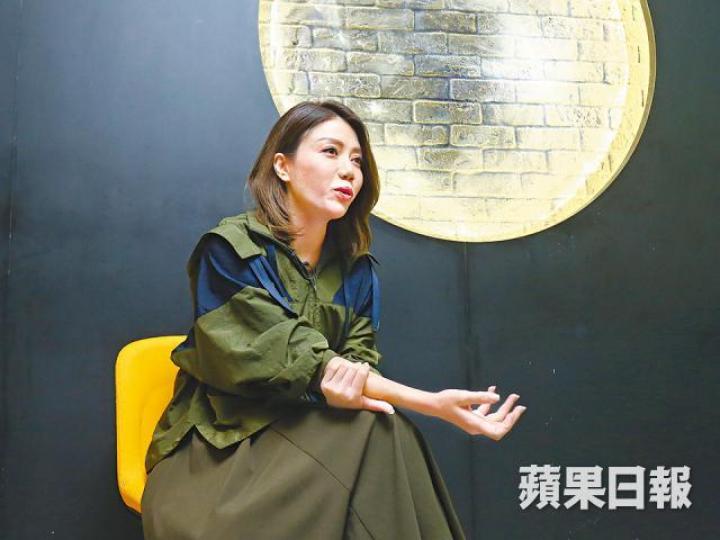 彭秀慧考慮第二部電影作品，會否同樣改編舞台劇。彭秀慧十年來三度演出同一齣舞台劇，同樣講夢想，但方向已不同。《月球下的人》是彭秀慧的獨腳戲，體力上要求多。互聯網圖片