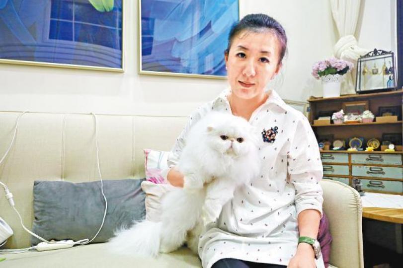 貓舍負責人張小姐對李女越洋偷貓十分氣憤。 貓舍負責人張小姐對李女越洋偷貓十分氣憤。