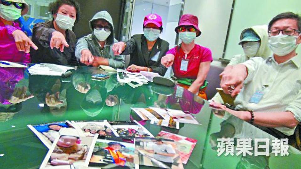 墮現金券騙局的受害人成立群組,盼將騙徒繩之於法。麥超億攝涉案詐騙集團女主腦昨被警方拘捕。 墮現金券騙局的受害人成立群組,盼將騙徒繩之於法。麥超億攝涉案詐騙集團女主腦昨被警方拘捕。