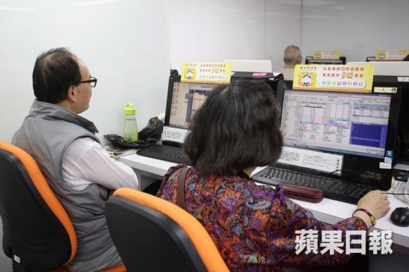 今時今日財演眾多,投資者聽還聽,落注一刻,都係要靠自己。 資料圖片 今時今日財演眾多,投資者聽還聽,落注一刻,都係要靠自己。 資料圖片