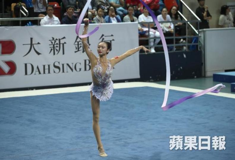 筆者指在一些椎弓經常受力較多的運動,例如體操、划艇、舉重以至跳高等,椎弓較易勞損,若出現椎弓斷裂或骨折的情況,即「椎弓解離症」。
筆者指在一些椎弓經常受力較多的運動,例如體操、划艇、舉重以至跳高等,椎弓較易勞損,若出現椎弓斷裂或骨折的情況,即「椎弓解離症」。