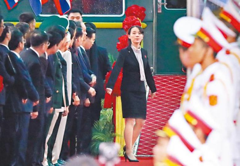 金正恩的妹妹金與正陪同兄長出訪越南。路透社 金正恩的妹妹金與正陪同兄長出訪越南。路透社