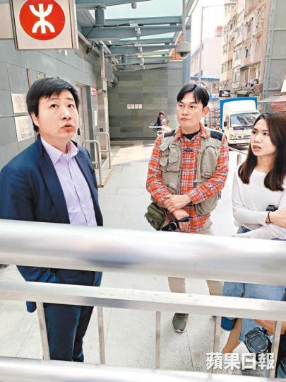 男死者友人王先生（左）對慘劇感難過，並透露對方生前欲向他借50萬元還債。黃麗英攝