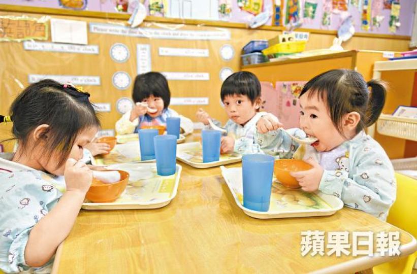 政府將撥款提高幼兒中心的資助水平。