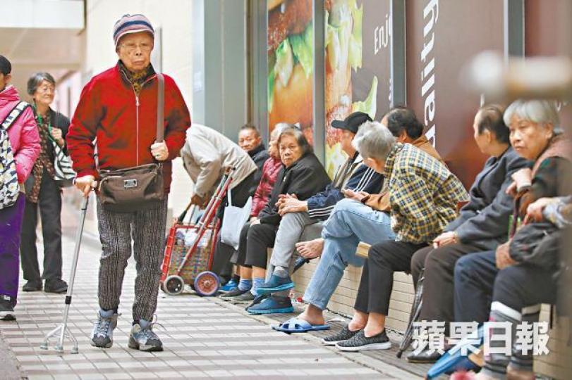 政府未來兩年額外提供逾500個安老宿位，並加強長者外展服務。