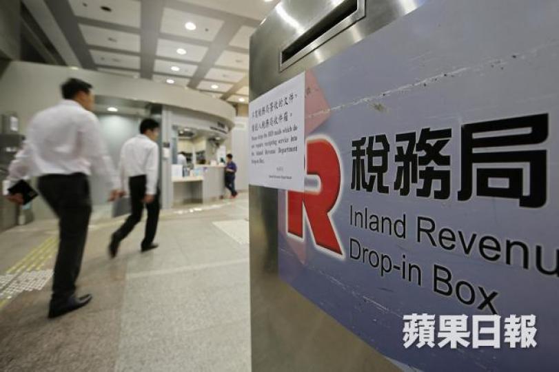 當經濟好景股樓暢旺，政府盈餘不少來自印花稅這筆冤枉錢，政府理應人人派錢，與民分享這「炒賣」成果。資料圖片