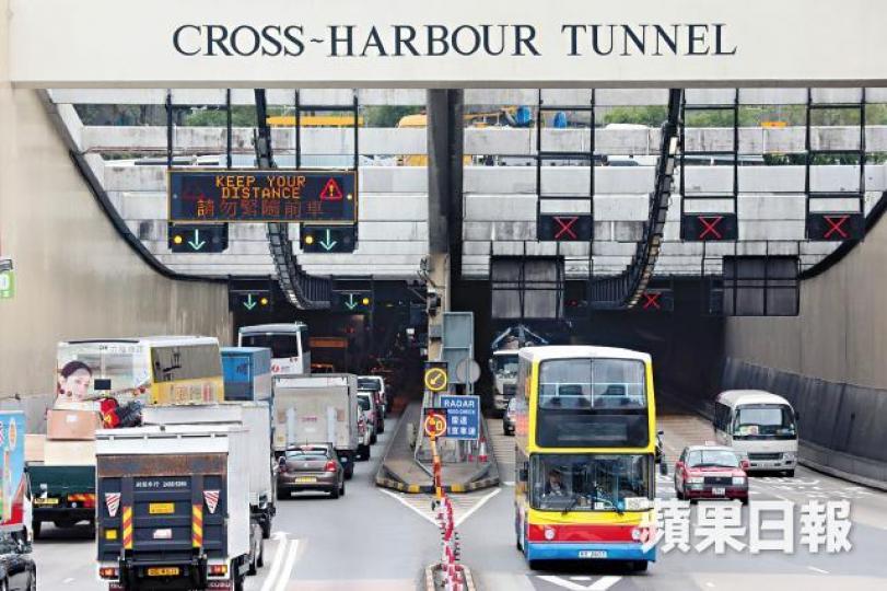 運房局長陳帆稱會把紅隧、東隧加價後多收的9億元成立智慧交通基金。 運房局長陳帆稱會把紅隧、東隧加價後多收的9億元成立智慧交通基金。