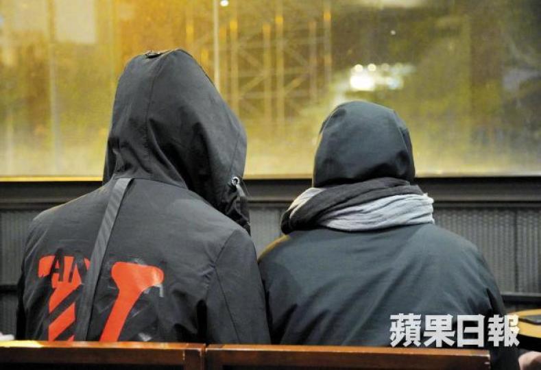 日前受害學生X(右)在校被欺凌,家長曾向校方投訴,但遭拒絕受理。資料圖片 日前受害學生X(右)在校被欺凌,家長曾向校方投訴,但遭拒絕受理。資料圖片