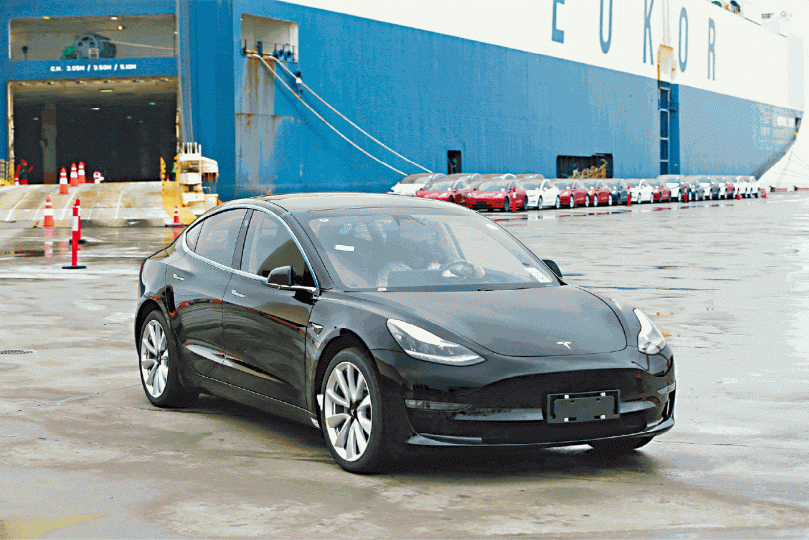 新一批Tesla Model 3上月底運抵上海。路透社 新一批Tesla Model 3上月底運抵上海。路透社