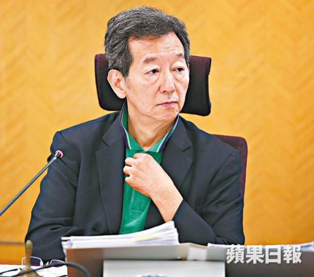 張永森在區議會上拒絕把討論UGL案議案加入議程,民主派提出動議譴責張濫權。資料圖片 張永森在區議會上拒絕把討論UGL案議案加入議程,民主派提出動議譴責張濫權。資料圖片