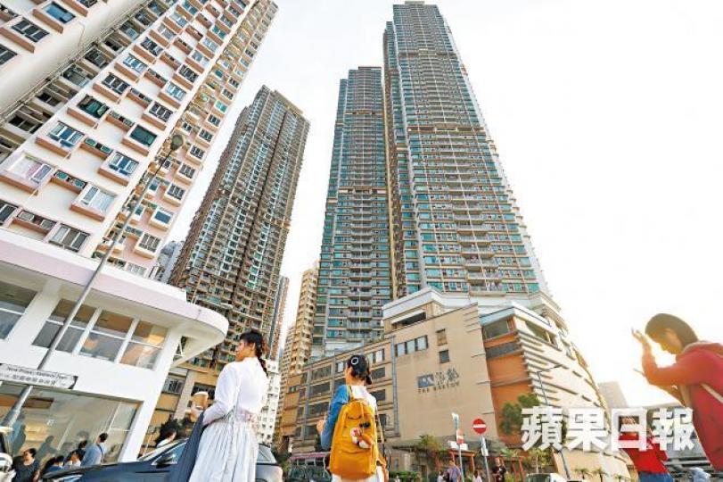 泓都有14個單位由中聯辦的新民置業持有,部份懷疑作收租之用。 泓都有14個單位由中聯辦的新民置業持有,部份懷疑作收租之用。