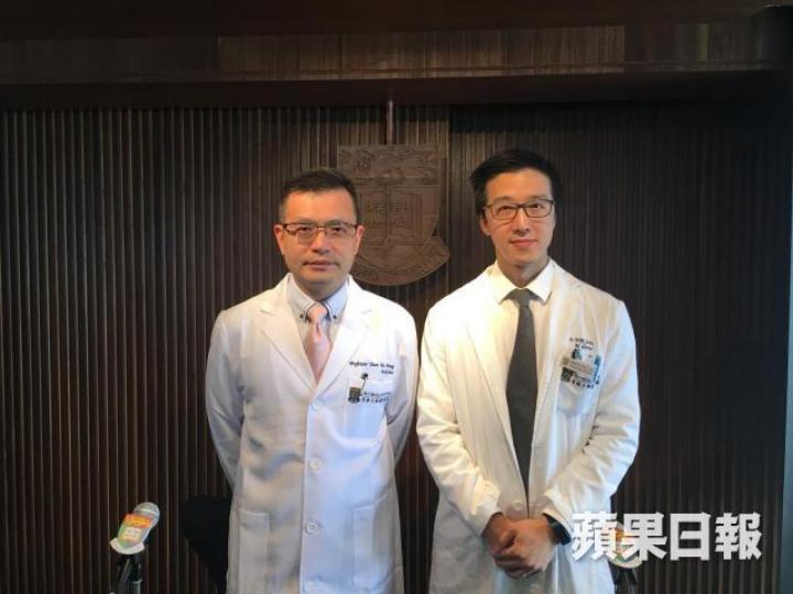 司徒偉基(右)呼籲市民留意飲食衞生,以防感染甲肝和戊肝。 司徒偉基(右)呼籲市民留意飲食衞生,以防感染甲肝和戊肝。
