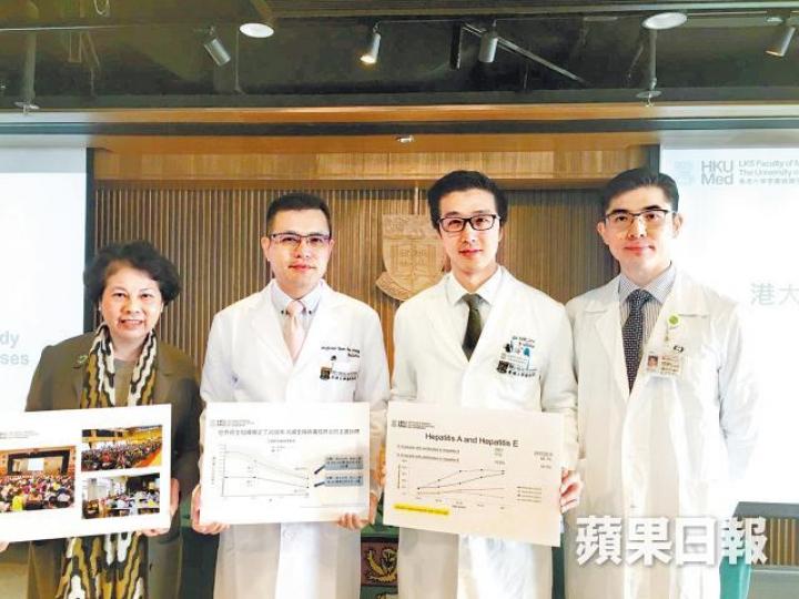 袁孟峰(左二)指現時本港對乙肝的認知和控制不足;旁為司徒偉基。何家朗攝 袁孟峰(左二)指現時本港對乙肝的認知和控制不足;旁為司徒偉基。何家朗攝