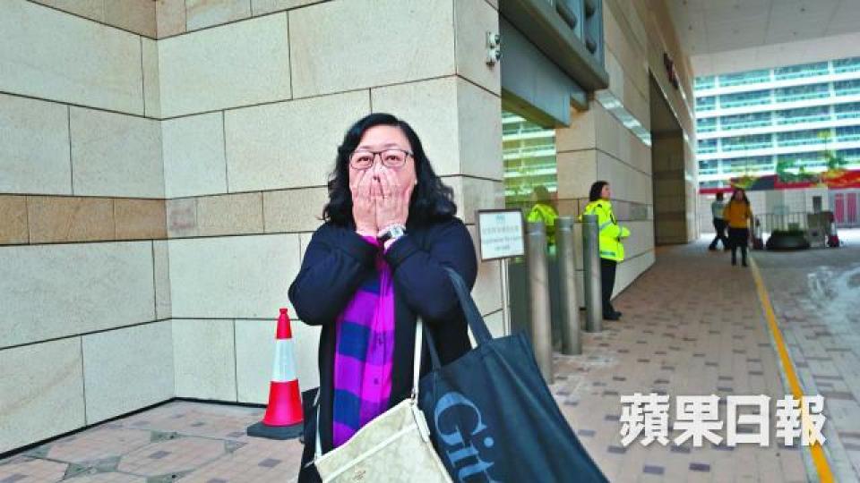 張姓女工指「冇聽過」借錢收利息屬違法。伍嘉豪攝 張姓女工指「冇聽過」借錢收利息屬違法。伍嘉豪攝