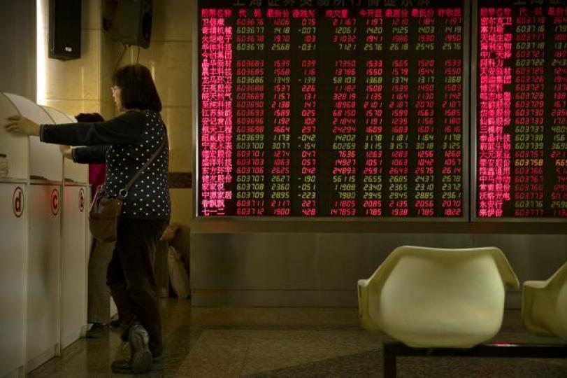 MSCI大幅調高A股比重,估計大約有500-800億美元流入A股,錢從何來?港股會是其中一個主要提款機!資料圖片 MSCI大幅調高A股比重,估計大約有500-800億美元流入A股,錢從何來?港股會是其中一個主要提款機!資料圖片