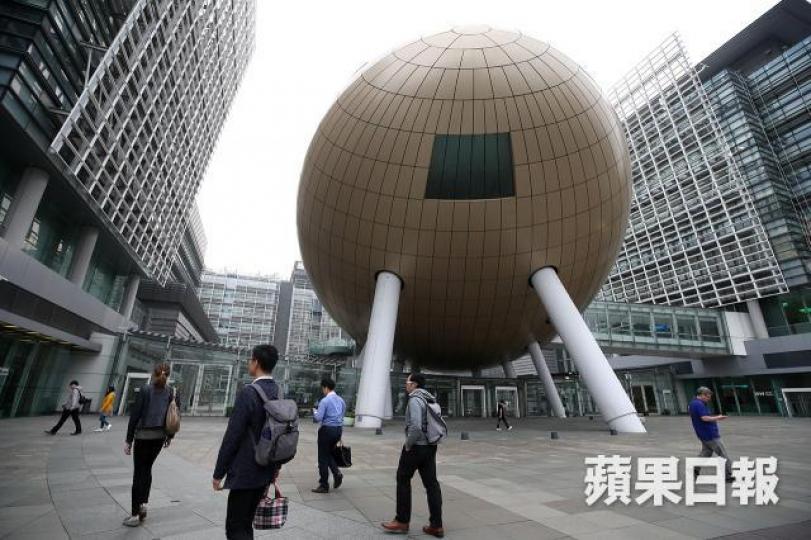 香港擁有一堆又一堆的園區,但真正成功的科技公司卻廖廖可數,只能怪整個科技發展的政策方向「重硬件輕軟件」。資料圖片 香港擁有一堆又一堆的園區,但真正成功的科技公司卻廖廖可數,只能怪整個科技發展的政策方向「重硬件輕軟件」。資料圖片