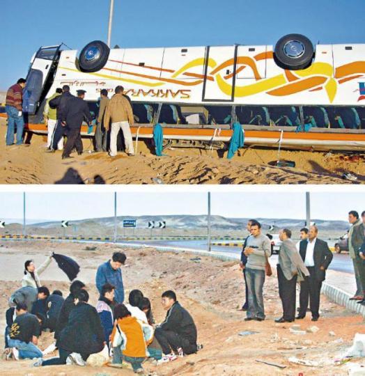 06年捷旅一個埃及10天團發生車禍,全車44名港人中14死30人傷;事後家屬到場路祭(下圖)。資料圖片 06年捷旅一個埃及10天團發生車禍,全車44名港人中14死30人傷;事後家屬到場路祭(下圖)。資料圖片