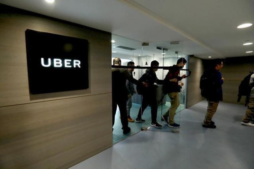 Uber和的士之間的互動是一個商業典型例子。 Uber和的士之間的互動是一個商業典型例子。